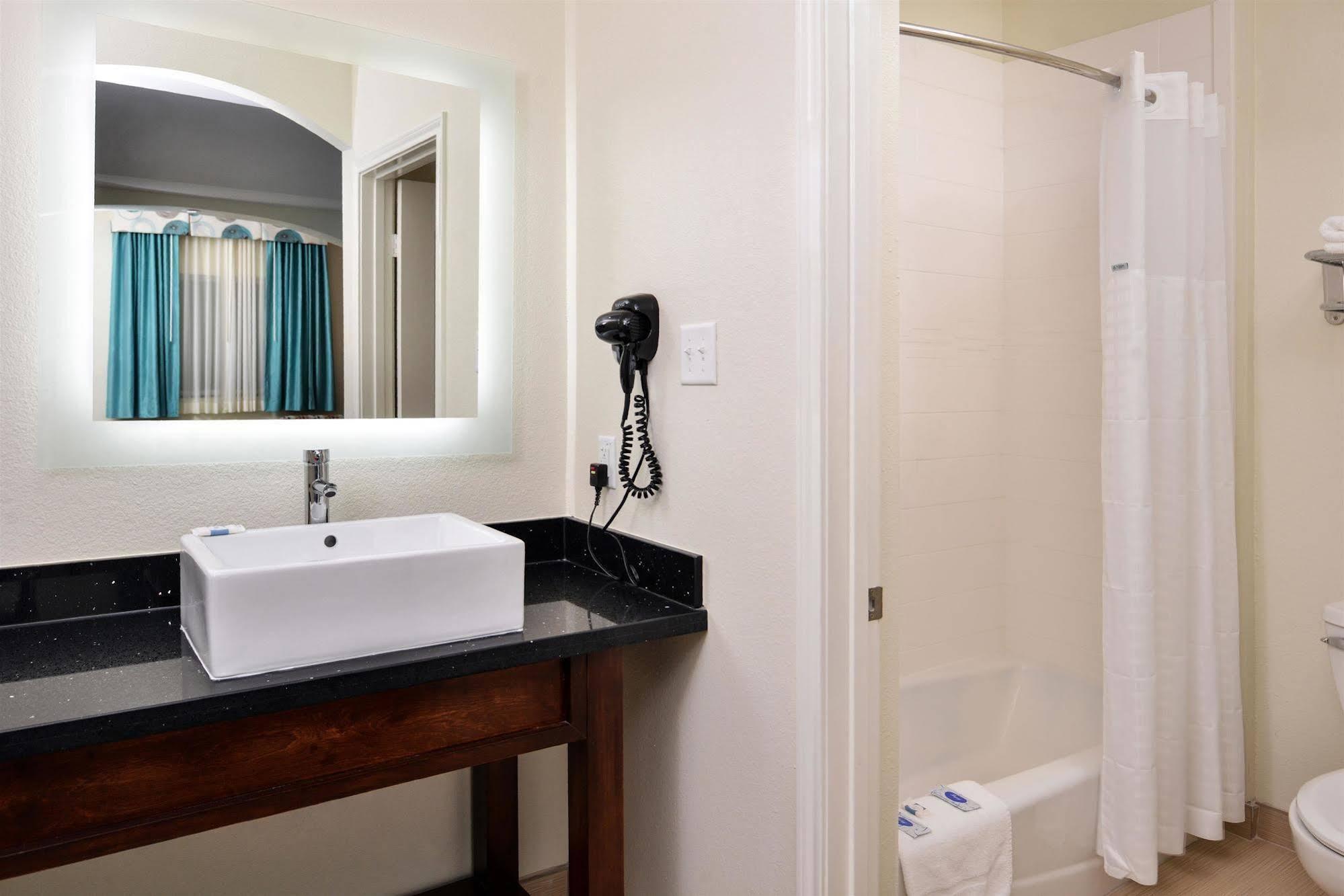 Americas Best Value Inn & Suites Spring / N. Houston Εξωτερικό φωτογραφία